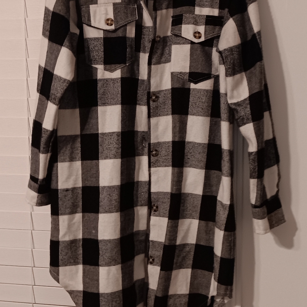 Sweaters,long sleeve medium - Picture 13 of 15